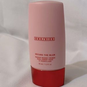 Secure the blur primer ⭐️3 for $33⭐️